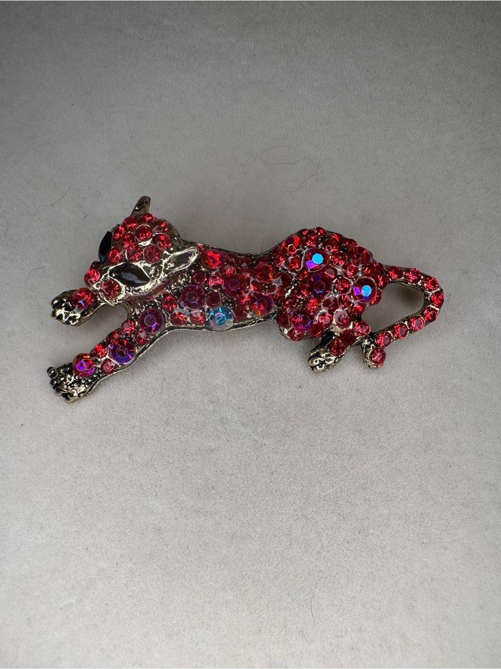 New Red Crystal Leopard Brooch Pin Pendant- Fashion Jewelry